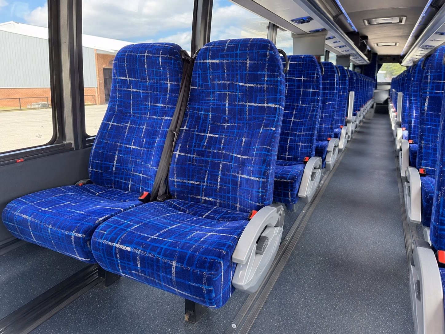 guest shuttles from okc hotels to your wedding venue